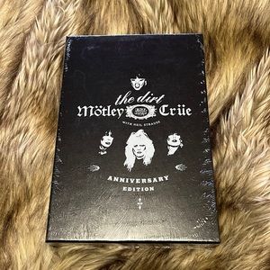 Brand new/sealed Motley Crüe The Dirt book